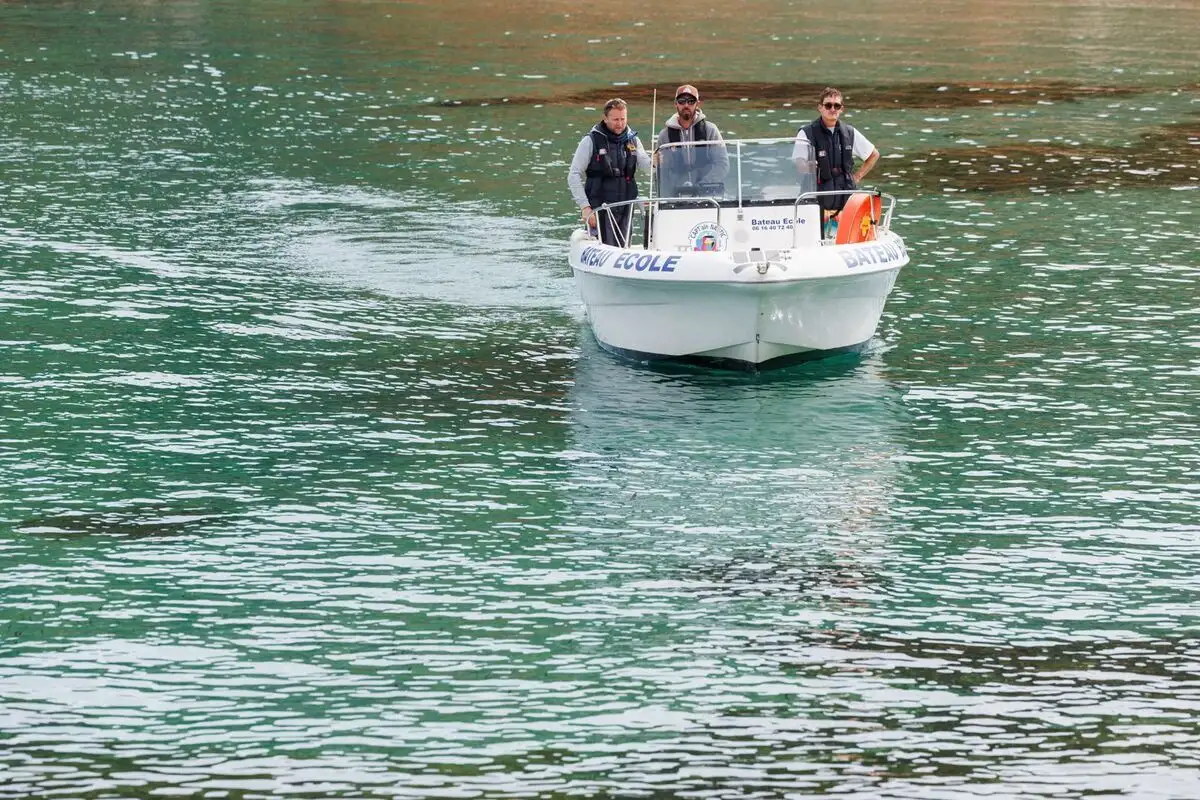 Permis bateau c�tier � Hy�res : une formation accessible � tous